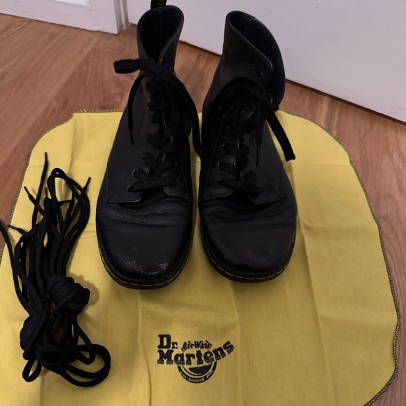 Doc Martens Leyton Boots Womens Size 8 Black Lace Up Leather Dr. Plus Laces - Picture 1 of 6